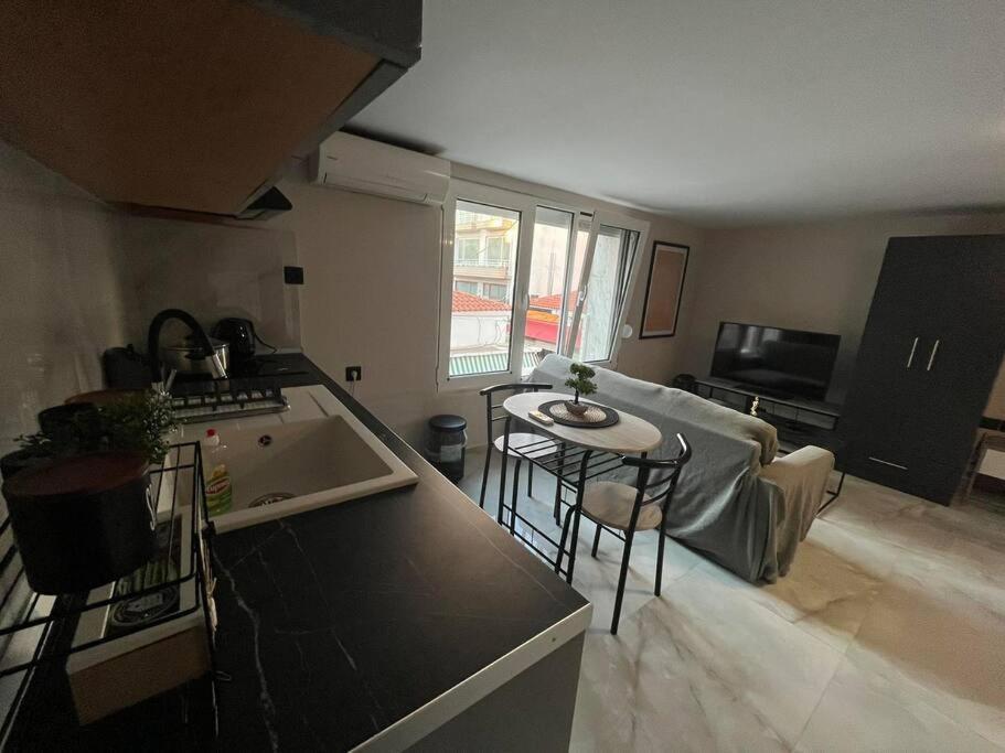 Cozy Studio In Alexandroupolis Buitenkant foto